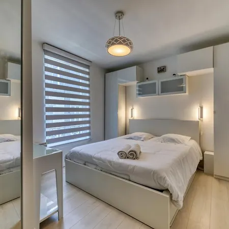 Apartment Carlos Au Pied Du Gros Horloge !